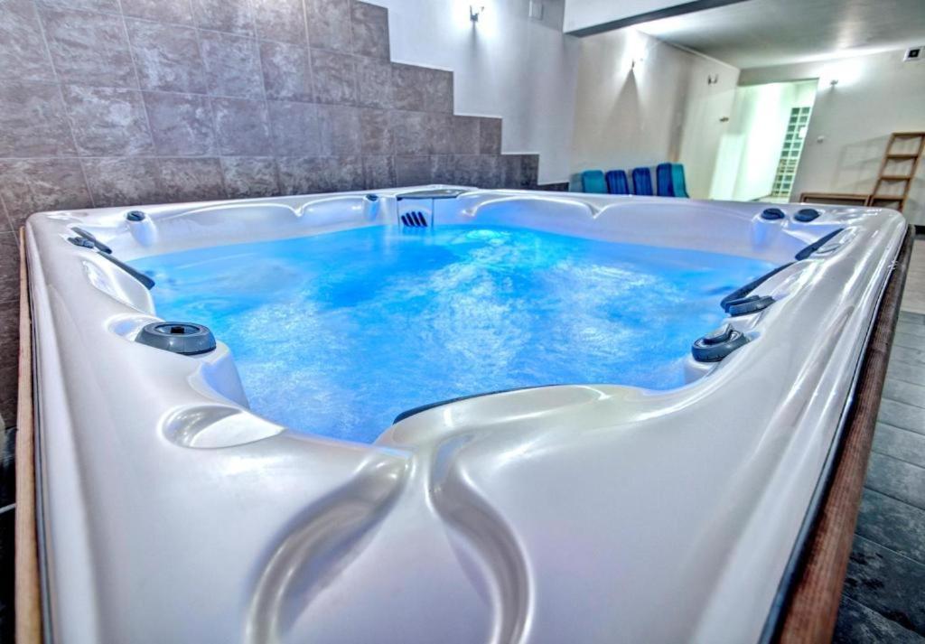Apartament Morskie Oko & *