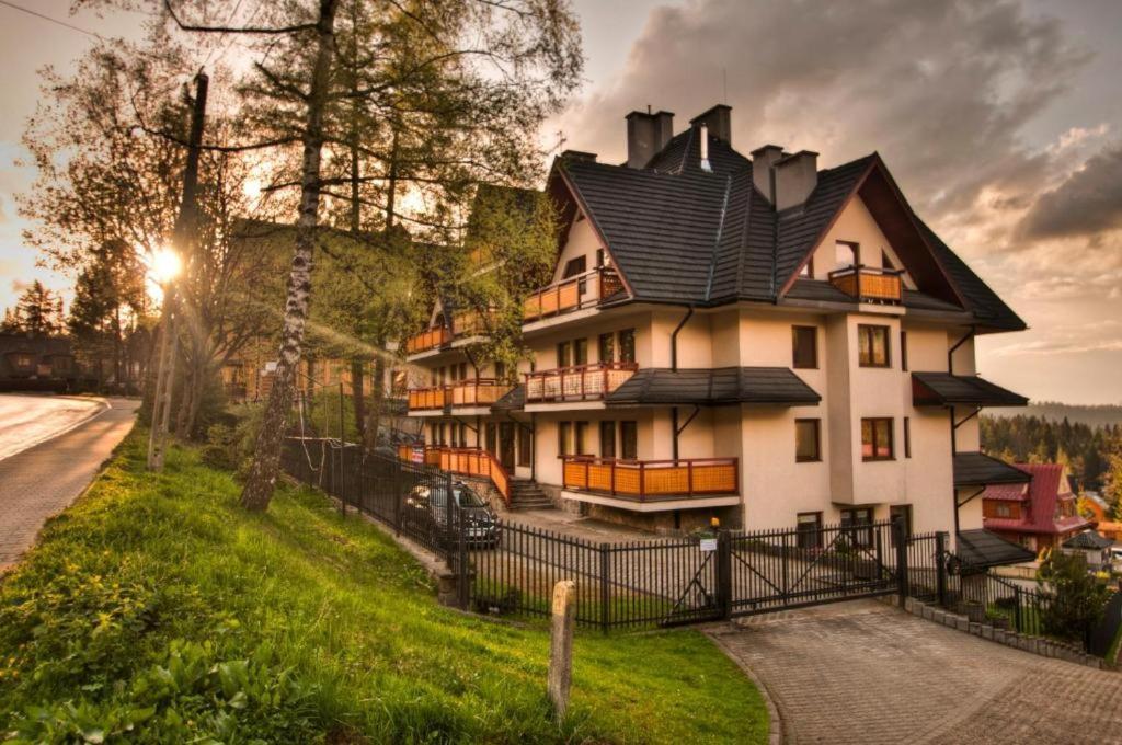 Apartament Morskie Oko & *